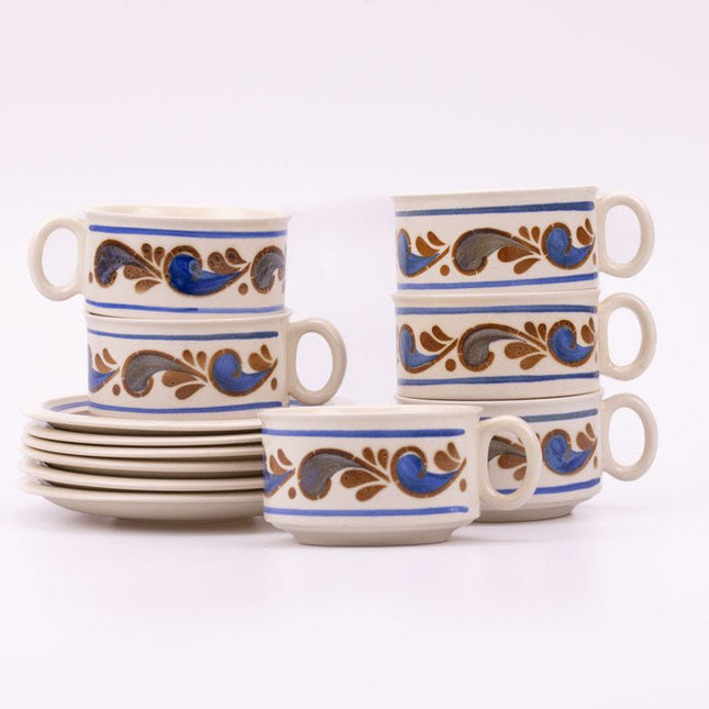 6 tasses à café et sous-tasses blanc/beige Boch Keramis avec une décor bleu et caramel