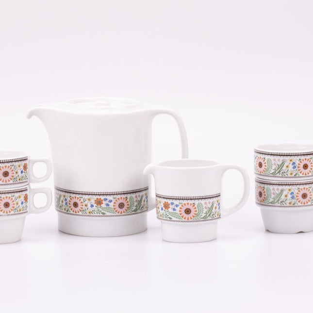 4 Royal Mosa coffee cups, coffee maker and milk jug