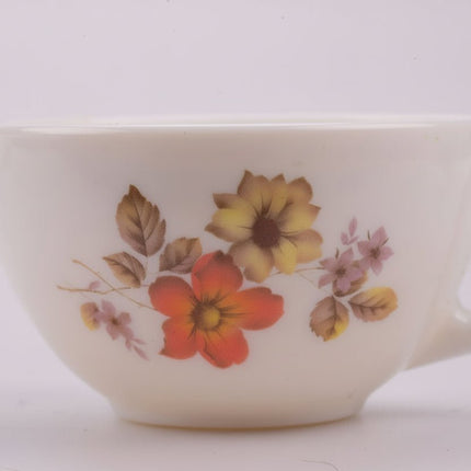 4 tasses espresso et sous-tasses blanches Arcopal à décor fleuri