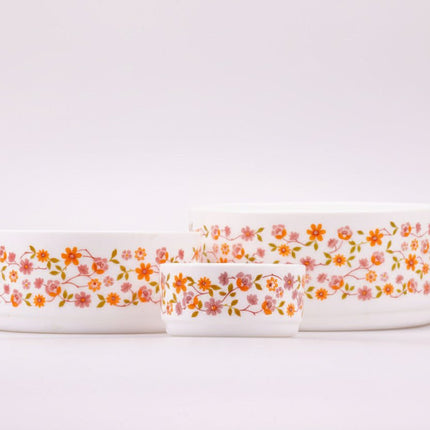 Trio de saladiers Arcopal Scania en verre opaline blanc et fleurs oranges