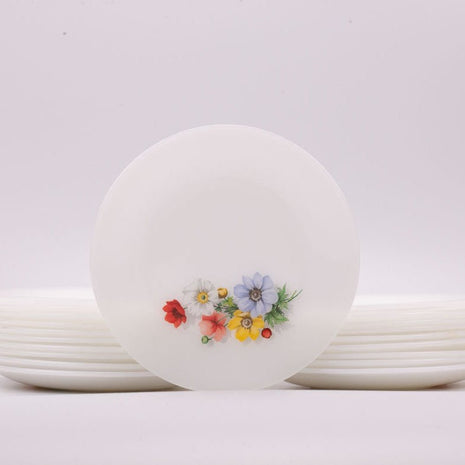 Assiette Arcopal Anémone en verre opalin blanc