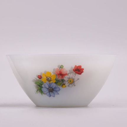 Set de 5 saladiers Arcopal Anémone en verre opalin blanc
