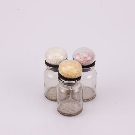 3 petits pots en verre avec couvercle