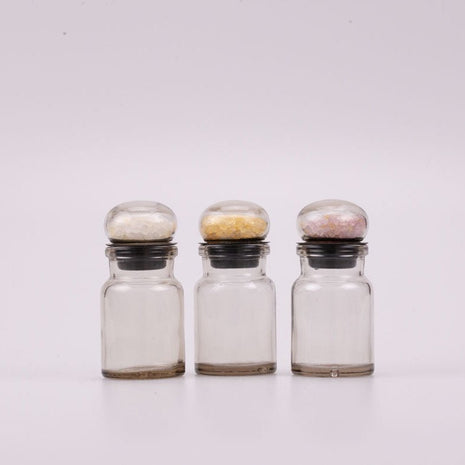 3 petits pots en verre avec couvercle