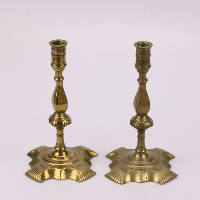 2 chandeliers en laiton Angleterre doré