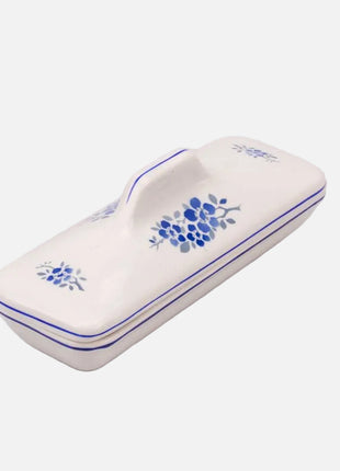 Boite avec couvercle en céramique blanche et motifs fleuris