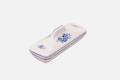 Boite avec couvercle en céramique blanche et motifs fleuris