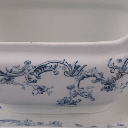 Saucière en porcelaine Régence blanche et bleue