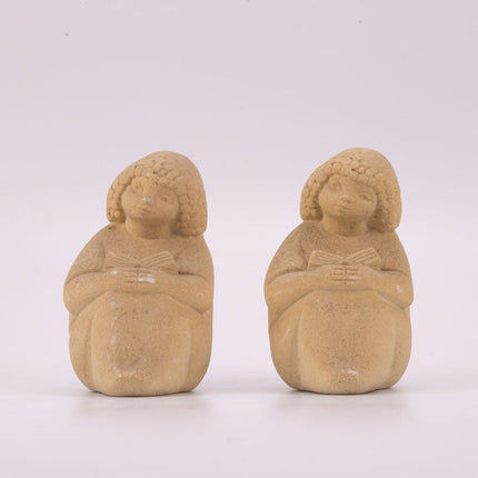 Figurine liseuse en grès Marbell Stone Art