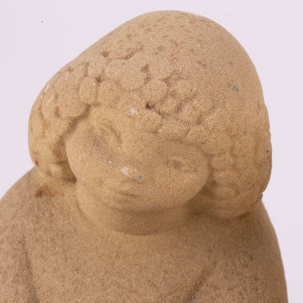 Figurine liseuse en grès Marbell Stone Art