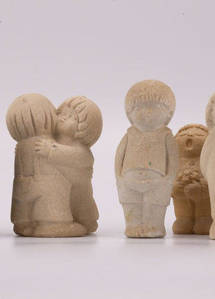 Lot de 5 figurines beiges en grès Marbell StoneArt