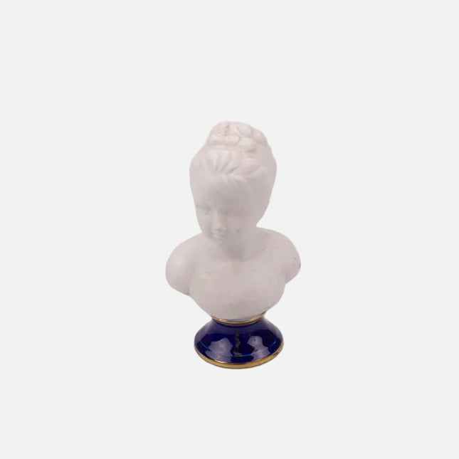 Buste de Louise Brongniart en biscuit Limoges blanc
