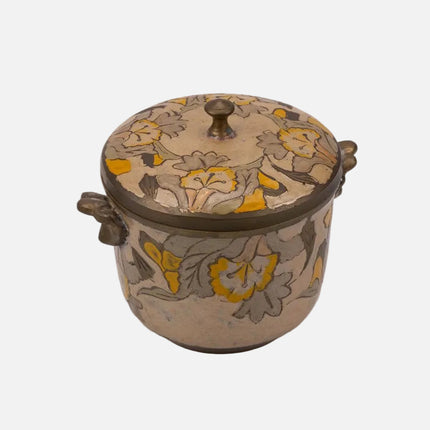 Pot en laiton fleuri avec couvercle