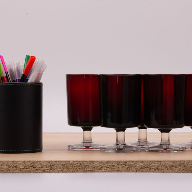 5 verres vintage couleur rubis sur pied