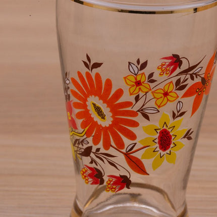 4 glazen met een bloemenpatroon