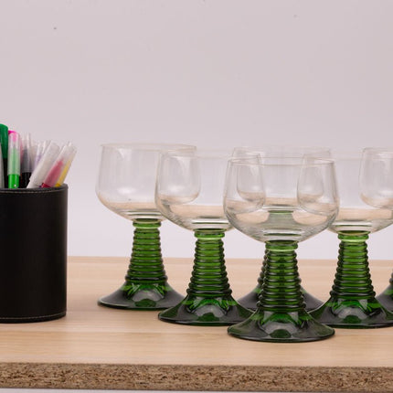 9 verres à vin d'Alsace petit Roemer