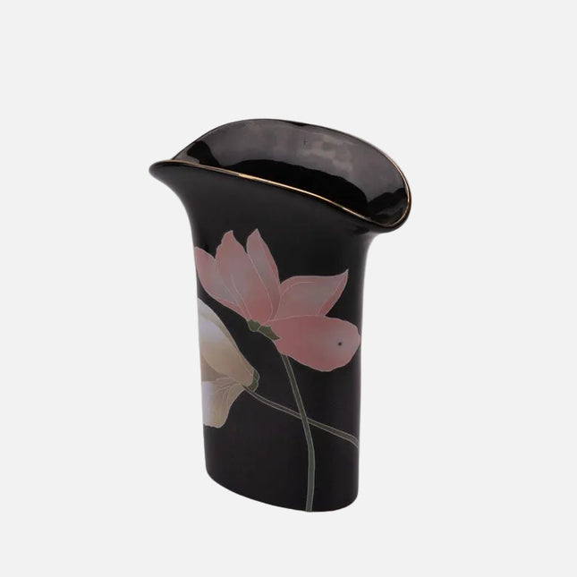 Vase japonais en porcelaine noire et motifs de fleurs