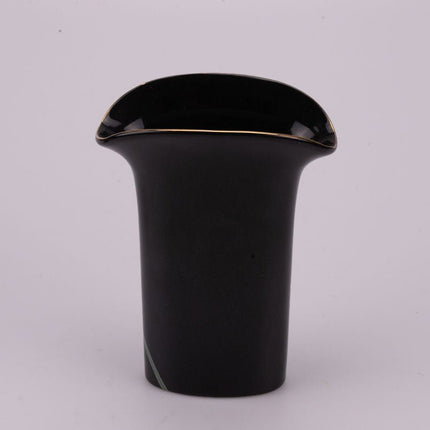 Vase japonais en porcelaine noire et motifs de fleurs