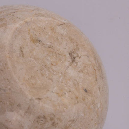 Bonbonnière élégante en marbre blanc crème