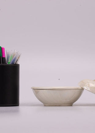 Porte-savon en porcelaine crème et doré