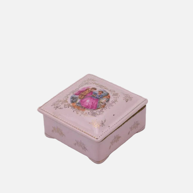 Boite à bijoux ancienne carrée en porcelaine rose avec motifs fleuris