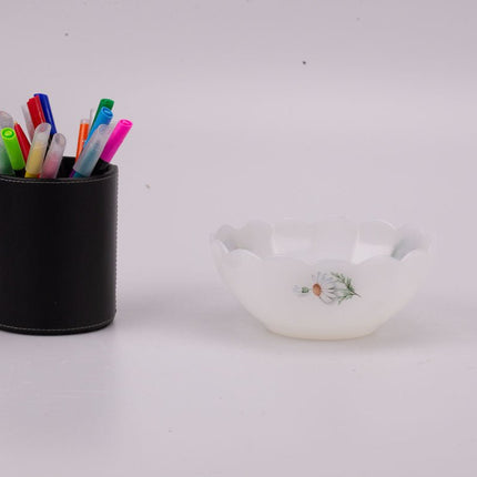 Petit saladier Arcopal motifs fleurs blanches
