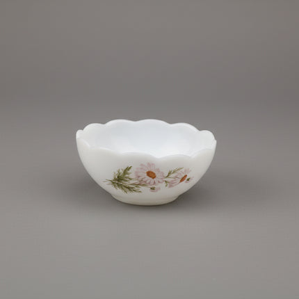 Petit saladier Arcopal motif fleurs blanches