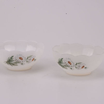 Petit saladier Arcopal motif fleurs blanches