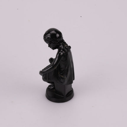Statuette jeune fille et colombe en fonte noir