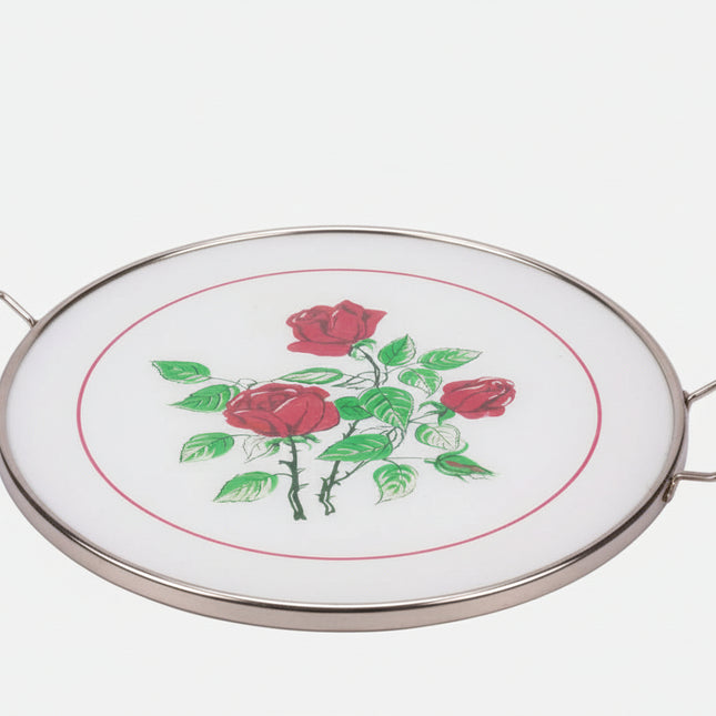 Plateau rond blanc avec roses rouges et 2 hanses