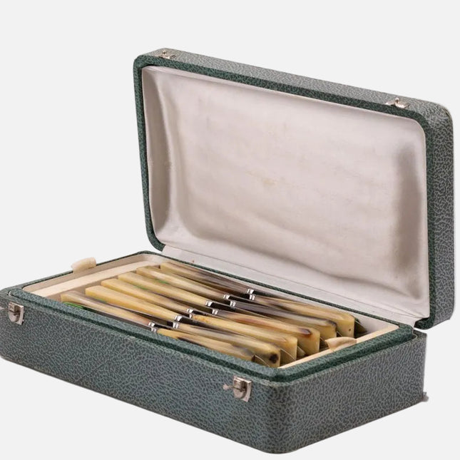 Coffret de 24 couteaux de table 12 grands et 12 petits