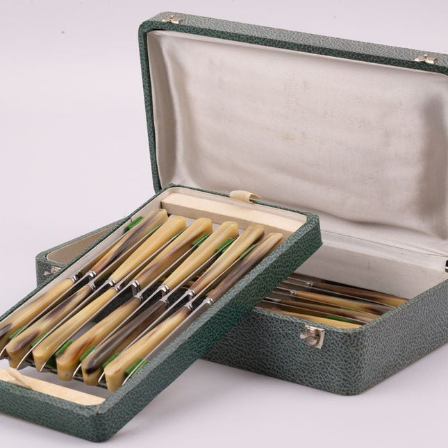 Coffret de 24 couteaux de table 12 grands et 12 petits