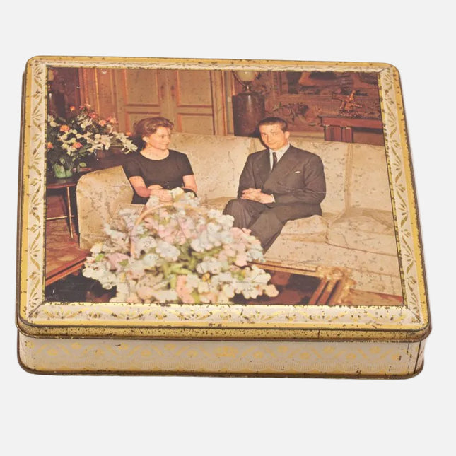 Boîte ancienne en métal Delacre famille royale belge