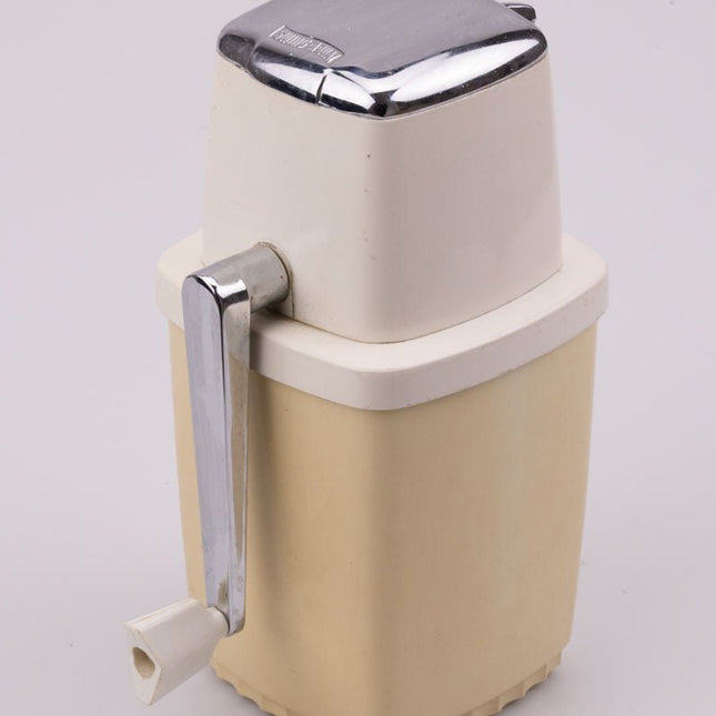 Broyeur à glace vintage en plastique Swing-a-way