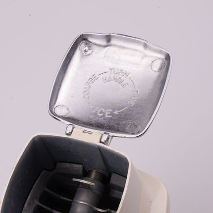 Broyeur à glace vintage en plastique Swing-a-way