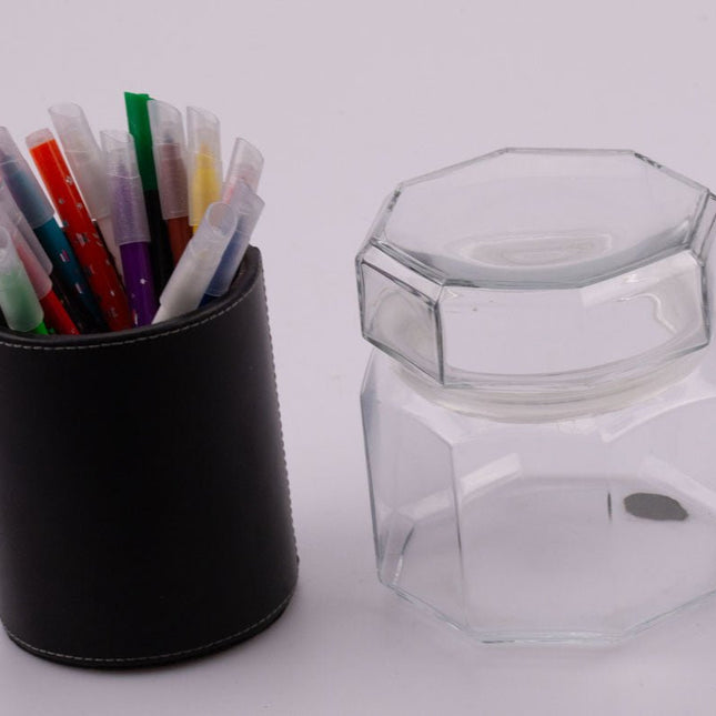 Petit pot en verre octogonal et transparent