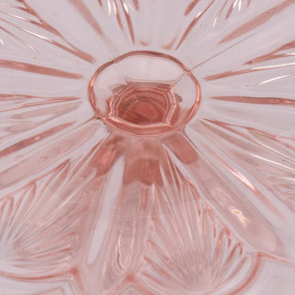 Roze glazen taartstandaard