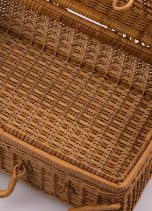 Valisette en rotin vintage pour pique-nique