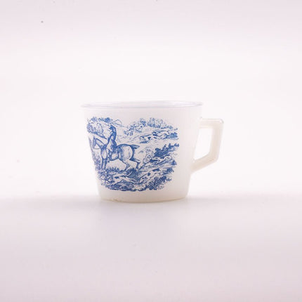 4 tasses et sous-tasses Arcopal modèle Toile de Jouy