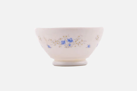 4 bols Arcopal blancs aux motifs floraux bleus