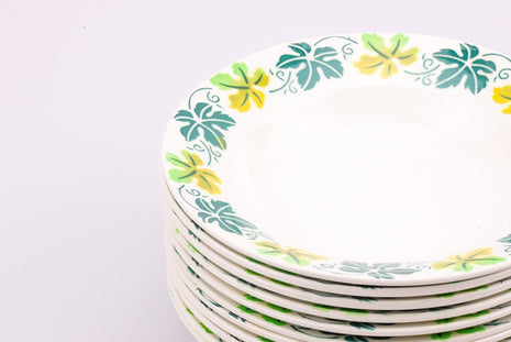 Assiette creuse Digoin Sarreguemines blanche à fleurs bleues et vertes