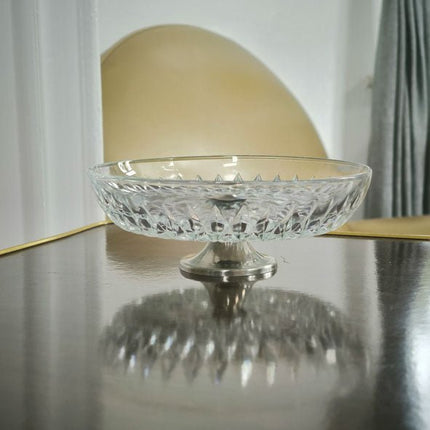Coupelle en cristal avec pied avec motifs relief