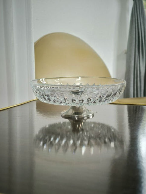 Coupelle en cristal avec pied avec motifs relief