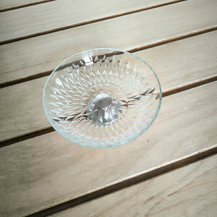 Coupelle en cristal avec pied avec motifs relief