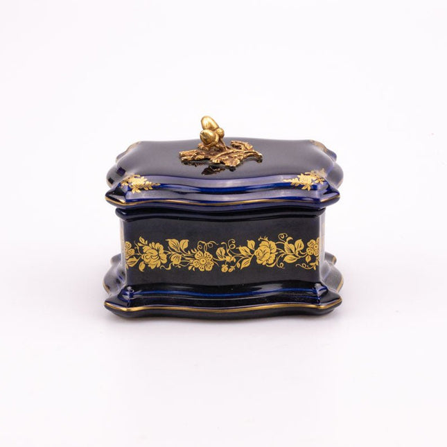 Boite d'exception en porcelaine de Limoges bleue et dorée