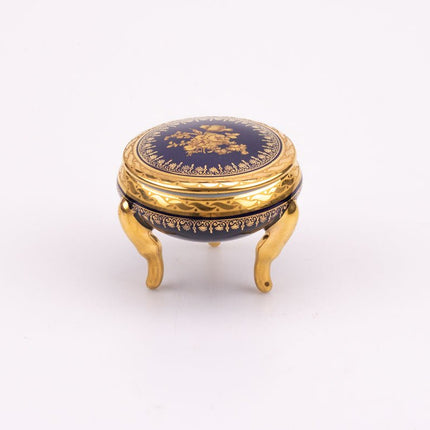 Petite boite en porcelaine de Limoges bleue et dorée