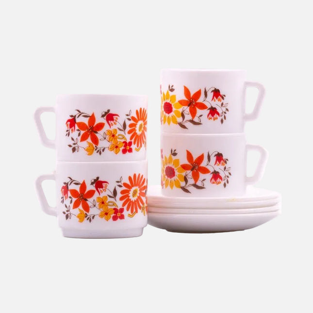 4 tasses et sous-tasses Arcopal Flore blanche avec motifs oranges