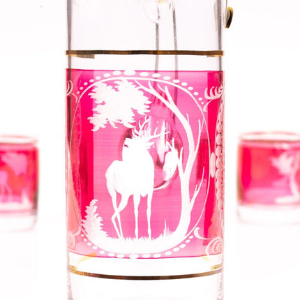 Ensemble de 6 verres et d'une cruche en cristal rouge