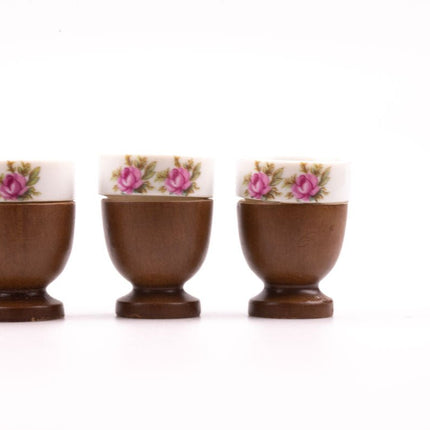 Set of 4 egg cups and salt shaker