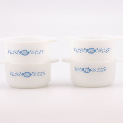 Set van 4 kleine witte glazen schaaltjes uit de jaren 60.